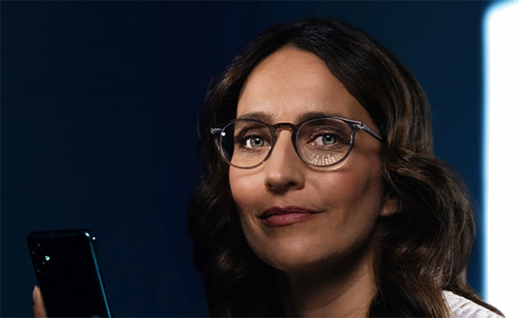 Woman wearing glasses